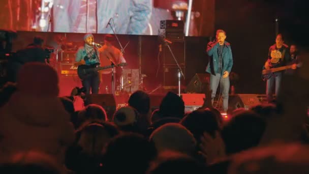 Multitud de conciertos en el Festival de Música — Vídeo de stock