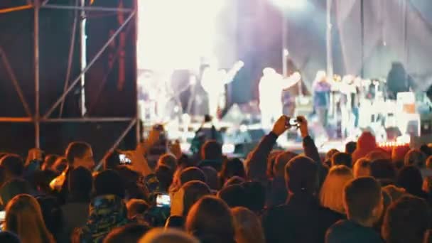 Concert de foule sur le rock — Video