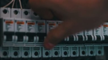 Elektrik sigorta kutusu geçiş