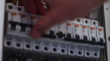 Elektrik sigorta kutusu geçiş