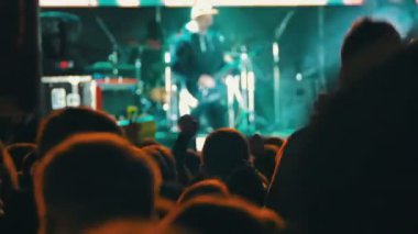 Müzik Festivali'nde konser kalabalık