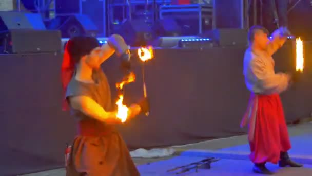 Desfile de Fuego Actuación en concierto — Vídeos de Stock