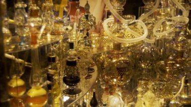 Aromatik yağ ve parfüm Arapça dükkanda. Sharm El Sheikh, Mısır