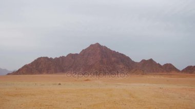 Mısır, kum ve Dağları çölde