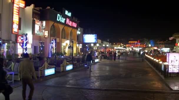 Nightlife di Naama Bay Street, Mesir — Stok Video