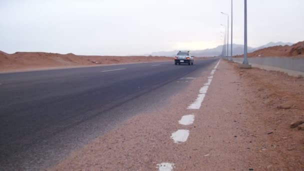 Camino en el desierto — Vídeo de stock