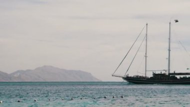 Zevk tekne yüzen Red Sea'deki/daki