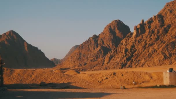 沙漠在埃及、 沙子和山脉，全景视图 — 图库视频影像