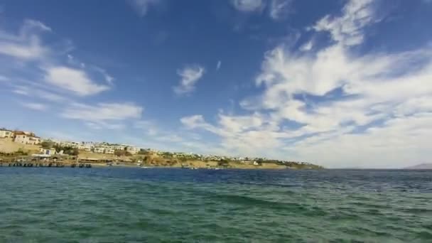 Panoramaudsigt over stranden og det Røde Hav kyst i Egypten Resort. Tidsforskydning – Stock-video