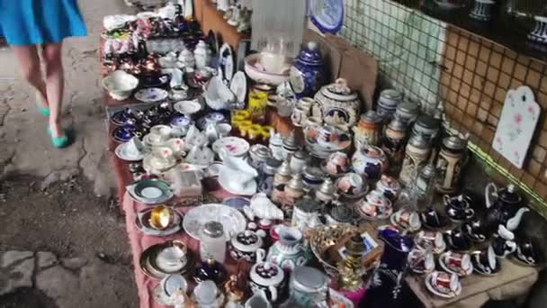Mercado de pulgas y mercado de antigüedades en la calle en Georgia — Vídeos de Stock