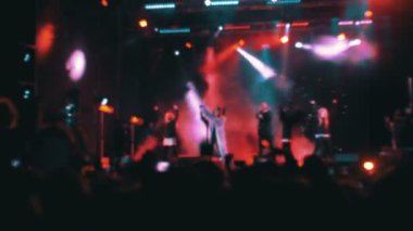 Müzik Festivali'nde konser kalabalık