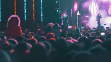 Müzik Festivali'nde konser kalabalık