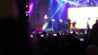 Ağır çekimde Müzik Festivali'nde konser kalabalık