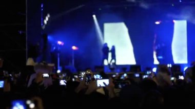 Ağır çekimde Müzik Festivali'nde konser kalabalık