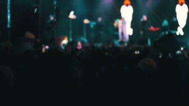 Müzik Festivali'nde konser kalabalık