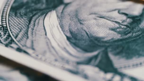 Amerikanska pengar dollar på roterande yta bakgrund — Stockvideo