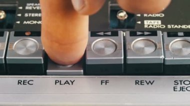 Parmak presler oyun ve Stop kontrol düğmeleri ses kaset çalar