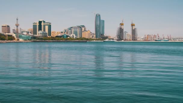 Embankment of Baku, Azerbaijan. The Caspian Sea and Skyscrapers — Stock Video