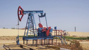 Yağ pompası, pompa jack. Fosil yakıt enerji, eski birim pompa