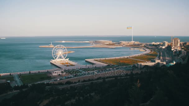 Vista panorámica desde Arriba hasta la ciudad de Bakú, Azerbaiyán — Vídeos de Stock