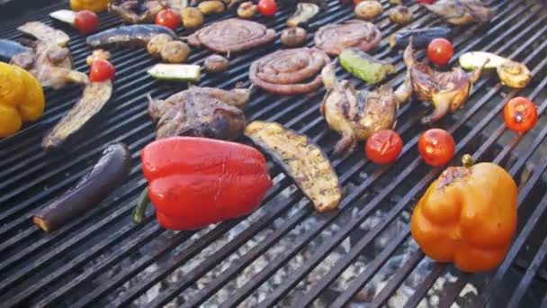 Cucina Barbecue Delizioso e verdure alla griglia — Video Stock