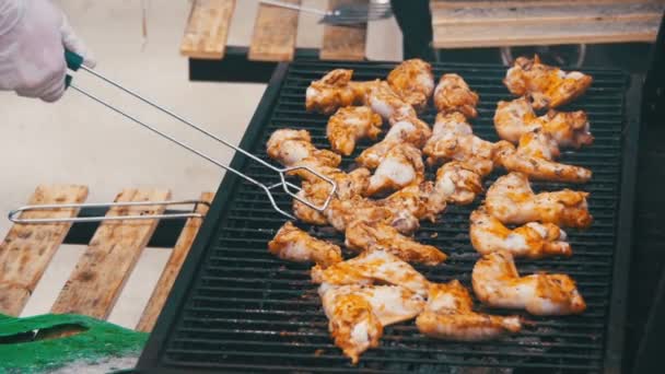 Grilled Chicken on the Grill in Slow Motion — Stock Video