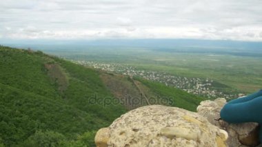 Kadın fotoğrafçılık manzara. Şehre Signaghi, Gürcistan'ın eski bir kale görünümü.
