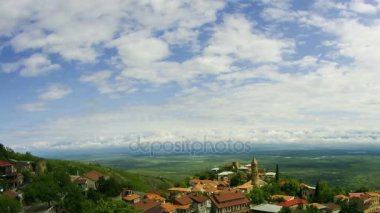 Sighnaghi, Georgia. Panoramik şehir manzara. Timelapse