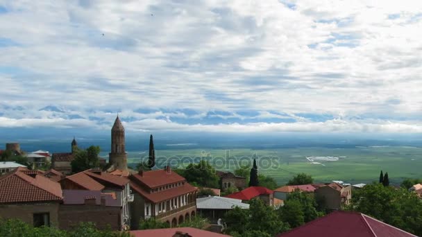 Panoramik görünümü üzerinde Sighnaghi şehir peyzaj, Georgia. Timelapse — Stok video