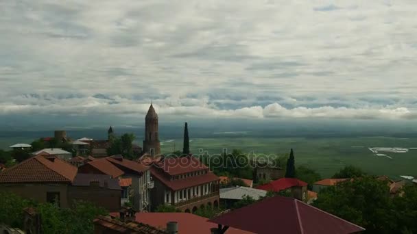 Sighnaghi, Gruzja. Panoramiczny widok na krajobraz miasta. Timelapse — Wideo stockowe