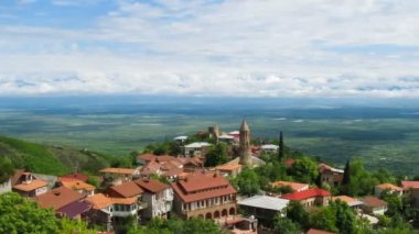 Sighnaghi, Georgia. Panoramik şehir manzara. Timelapse