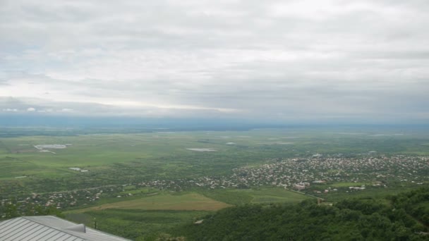 Sighnaghi, Georgien. En vy från ovan av landskap av staden. — Stockvideo
