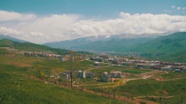 Manzara kenti, Ermenistan'ın dağlarda.