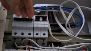 Elektrik sigorta kutusu geçiş