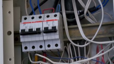 Elektrik sigorta kutusu geçiş