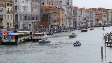 Grand Canal. Rialto Köprüsü görünümden. Venedik İtalya.