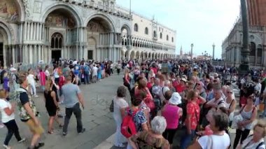 Kalabalık insanlar Meydanı, St. Mark üzerinde Venedik, İtalya