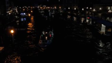 Grand Canal Venedik, köprüden gece görünümü