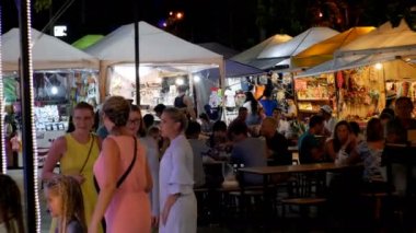 Disko Jomtien gece sokak gıda Market. Asya. Tayland, Pattaya.