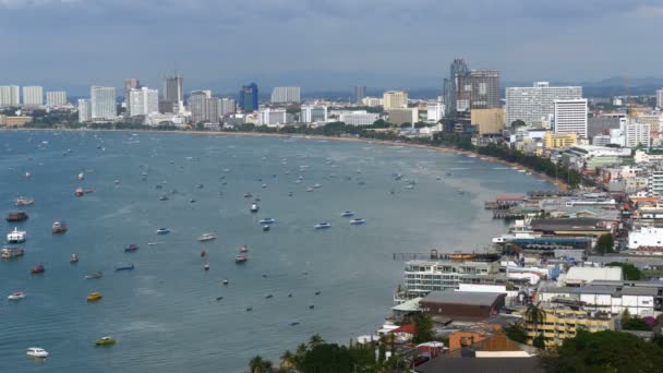 Panoramautsikt över Pattaya City Beach och Siambukten i Thailand. Thailand, Pattaya, Asien — Stockvideo