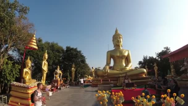 Pattaya nagy arany Buddha temploma. Thaiföld — Stock videók
