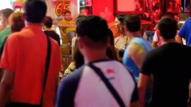 Fahişe Street Pattaya yürüyüş üzerinde kırmızı ışık bölge var. Tayland. Gece hayatı ve cinsel eğlenceleri