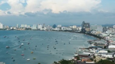 Panoramik manzaralı Pattaya City Beach adlı Pratumnak bakış açısı. Timelapse. Tayland, Pattaya, Asya