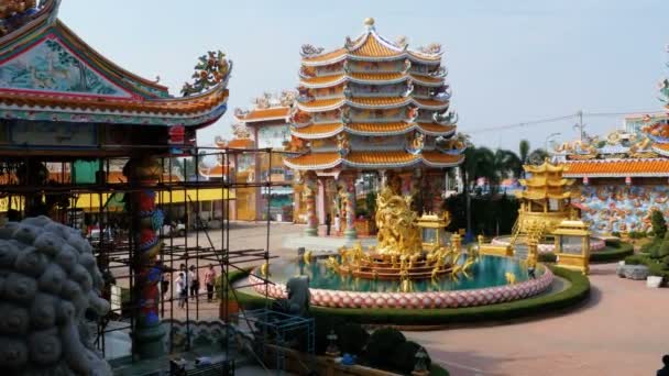 Η αρχιτεκτονική του το κινεζικό ναό Bangsaen στην Ταϊλάνδη. — Αρχείο Βίντεο