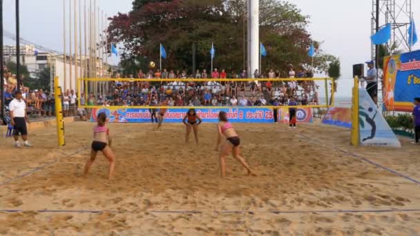 Campeonato de Voleibol Playa Femenino en Tailandia — Vídeos de Stock