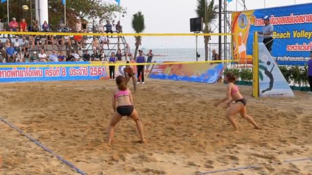 タイでビーチバレー ボール選手権レディース。スローモーション — ストック動画