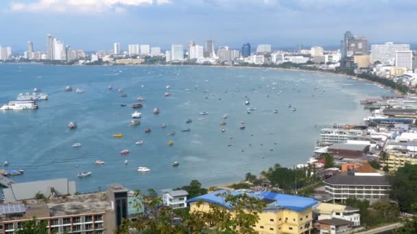 Vista panorámica de la playa de la ciudad de Pattaya y el golfo de Siam en Tailandia. Tailandia, Pattaya, Asia — Vídeos de Stock