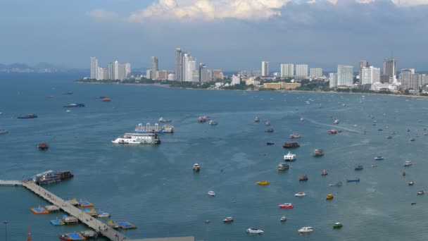 Paisaje vista de la playa de la ciudad de Pattaya y el Golfo de Siam en Tailandia. Tailandia, Pattaya, Asia — Vídeo de stock