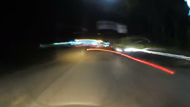 POV вид на езду на мотоцикле по Ночной Азиатской Дороге Трафика. Время истекло. Таиланд, Паттайя — стоковое видео