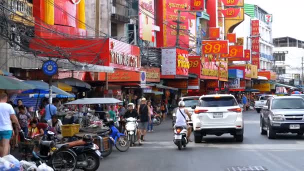 Ruchu drogowego i rynków w Street Pattaya, Tajlandia — Wideo stockowe